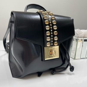 Mario Valentino
Va 9537 Olivier Black Leather Backpack
11" L × 6"W x11"H